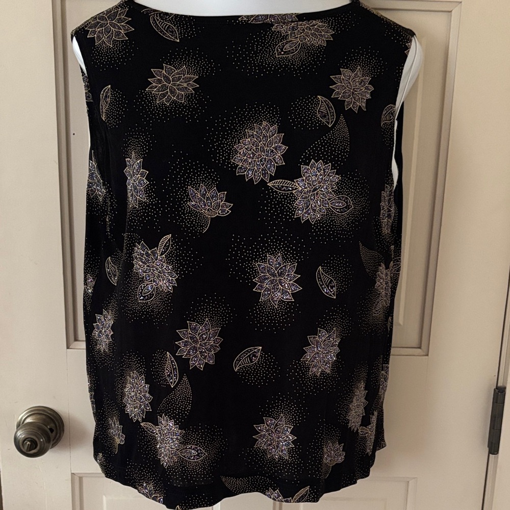 Elegant Black Floral Sleeveless Blouse glittery look!